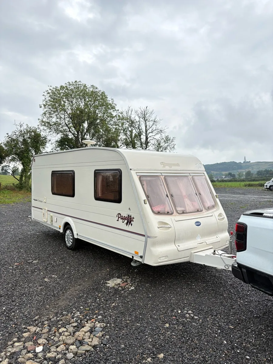 Bailey pageant MINT 4 berth Caravan - Image 2
