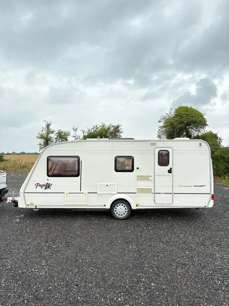 Bailey pageant MINT 4 berth Caravan - Image 3