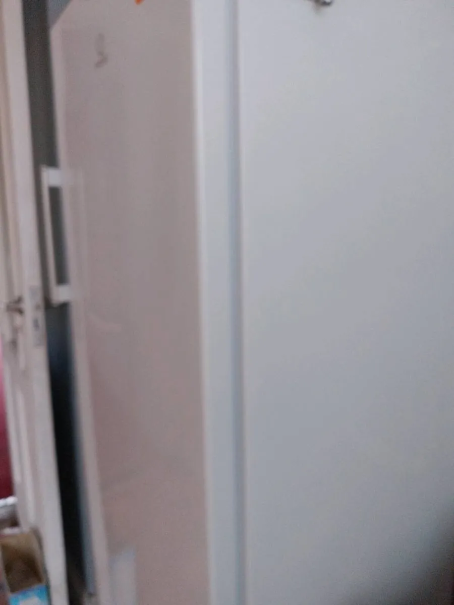 FRIDGE - Image 2