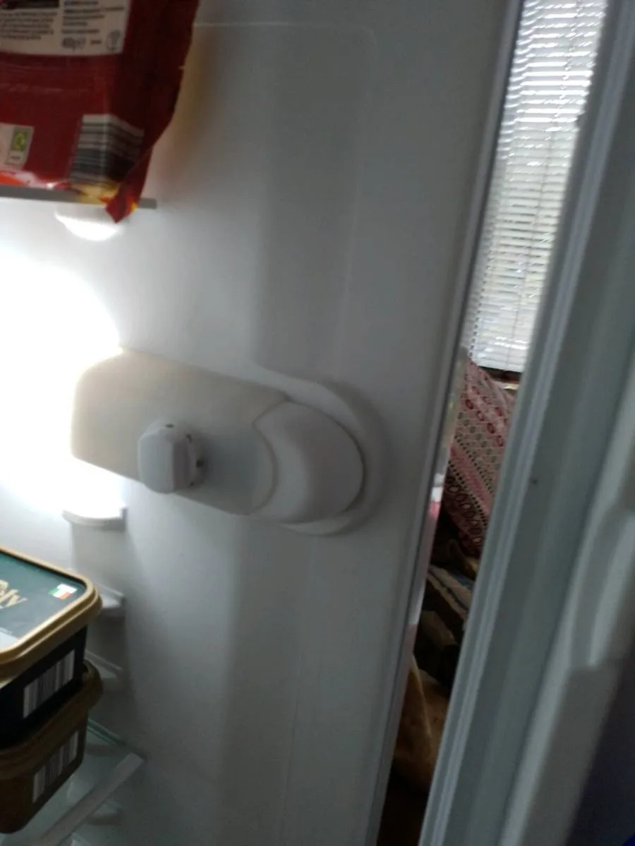 FRIDGE - Image 4
