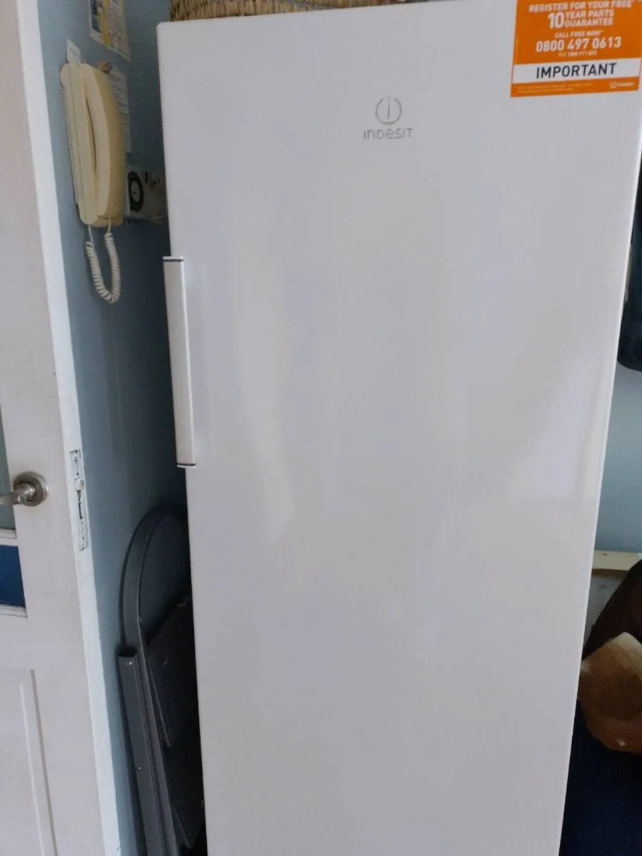 FRIDGE - Image 1