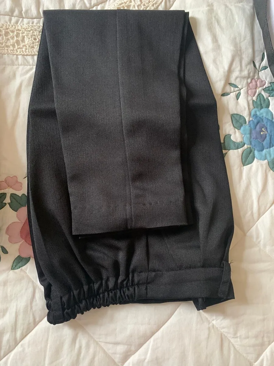 Boys trouser suit four piece age 8 - Image 2