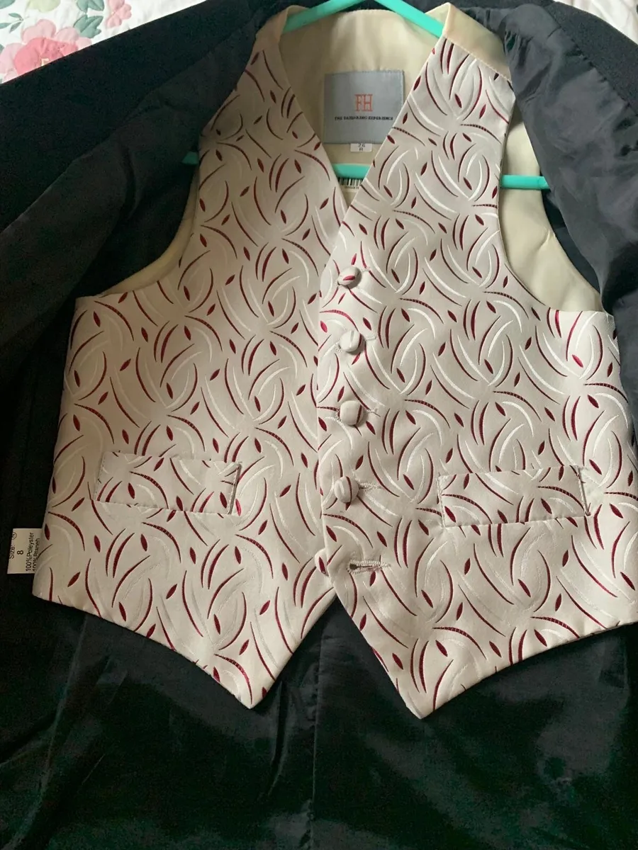 Boys trouser suit four piece age 8 - Image 3