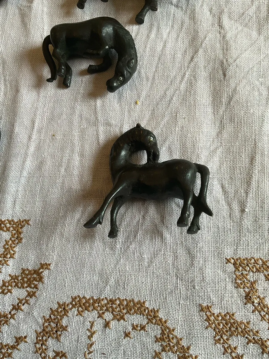 Vintage Heavy Cast Iron Miniature Horse Collection - Image 3