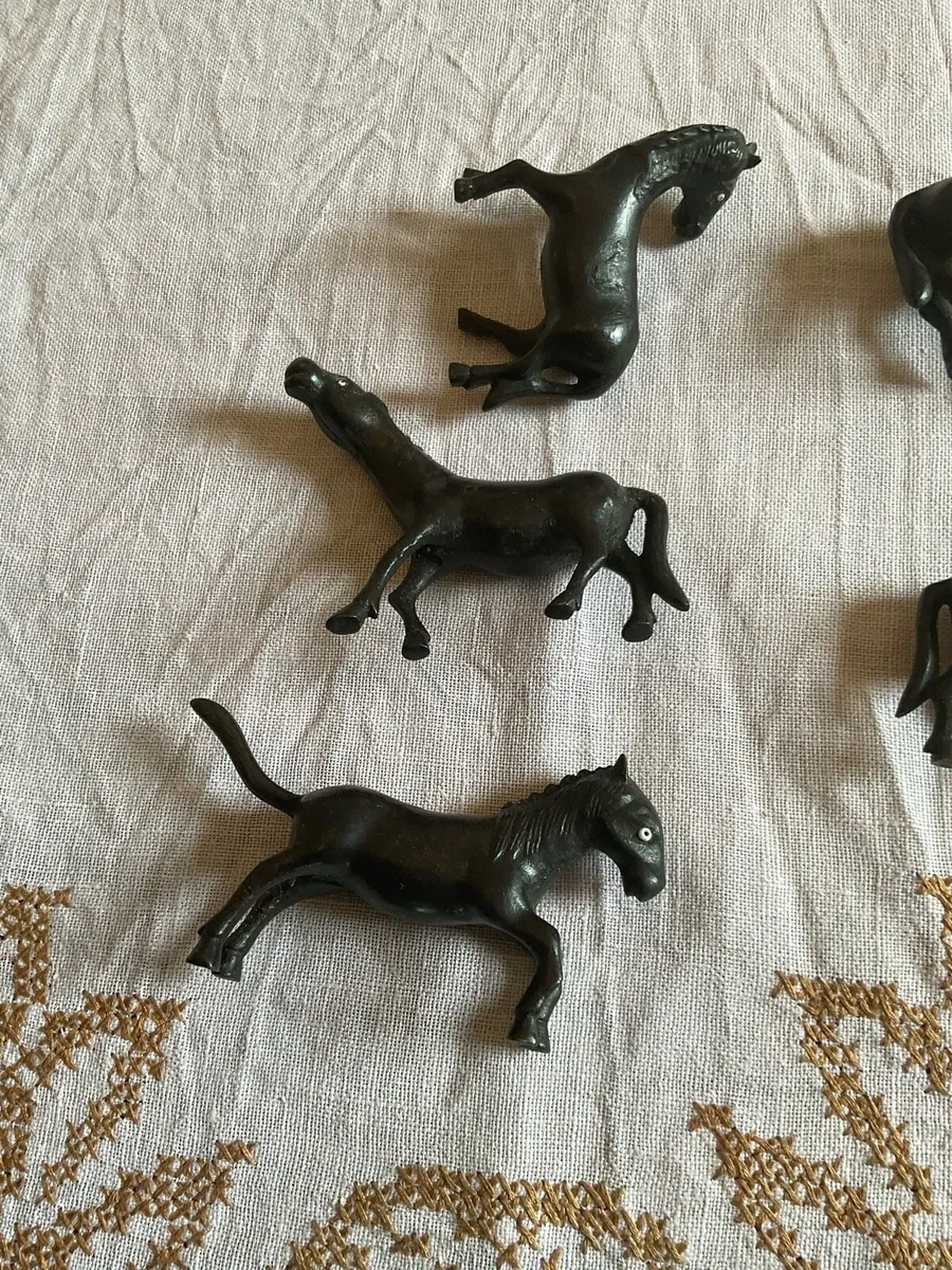 Vintage Heavy Cast Iron Miniature Horse Collection - Image 4