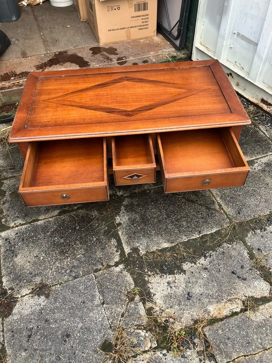 Coffee table - Image 1