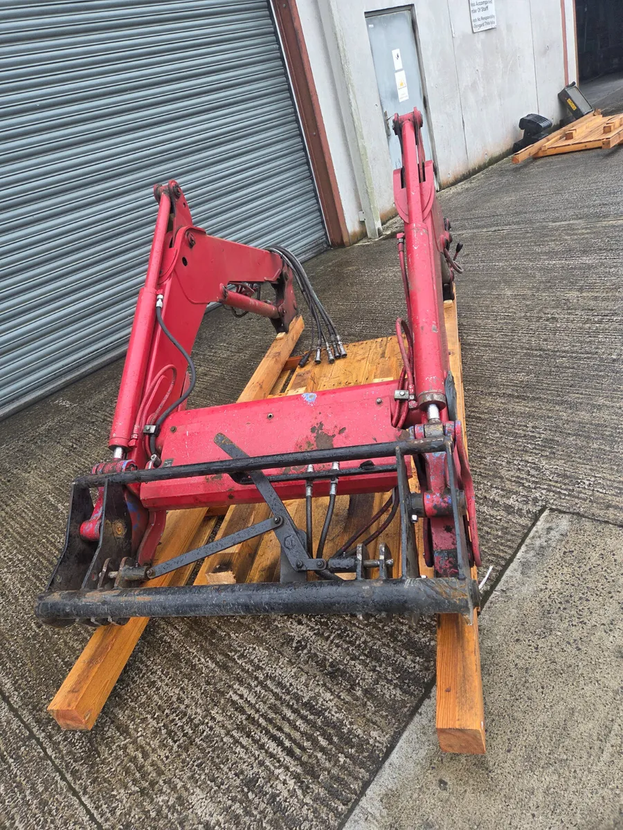 Stoll 715 LA Loader - Image 1