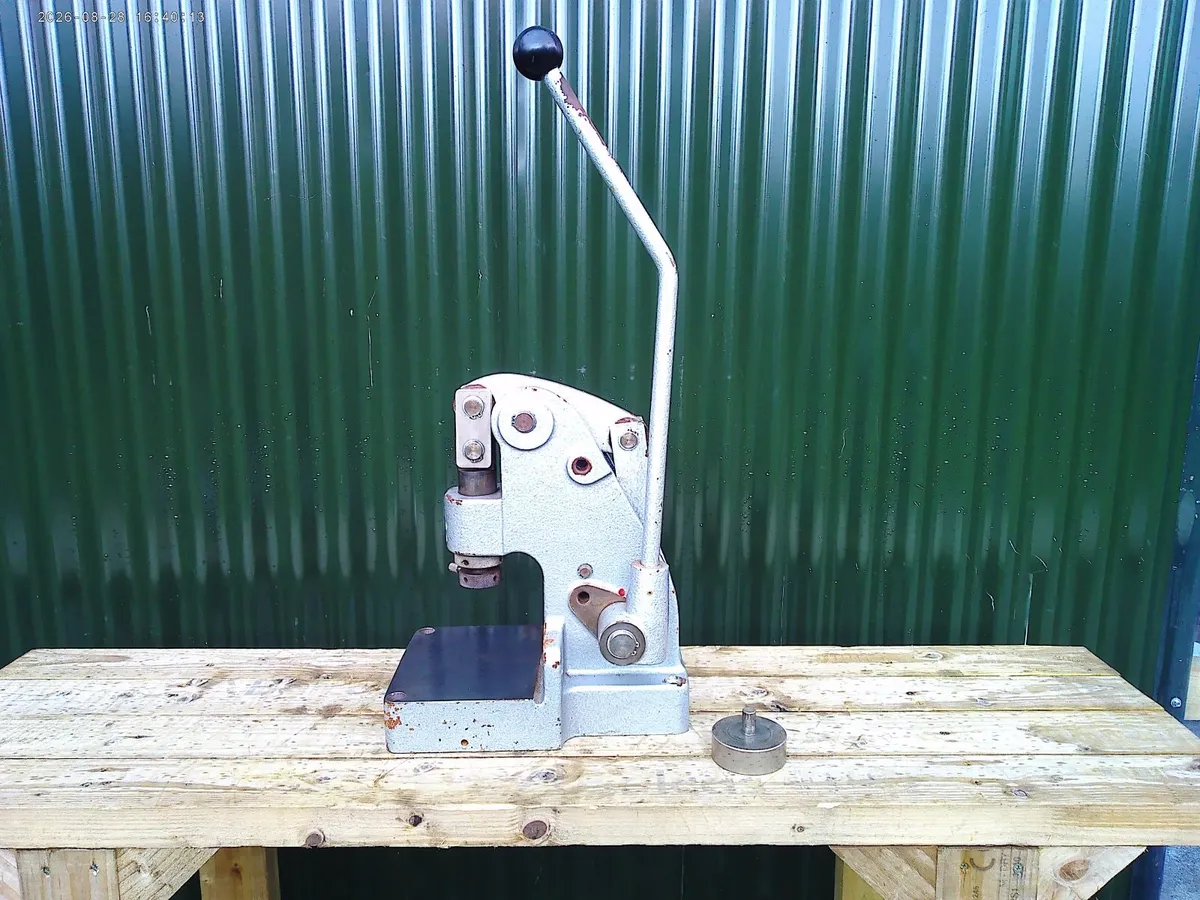 Press Machine - Image 1