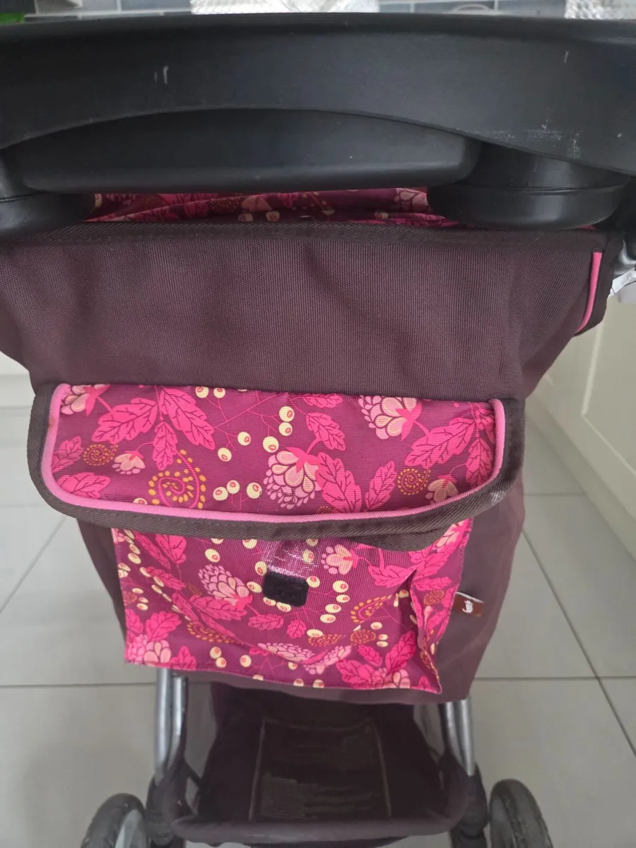 Stroller - Image 2