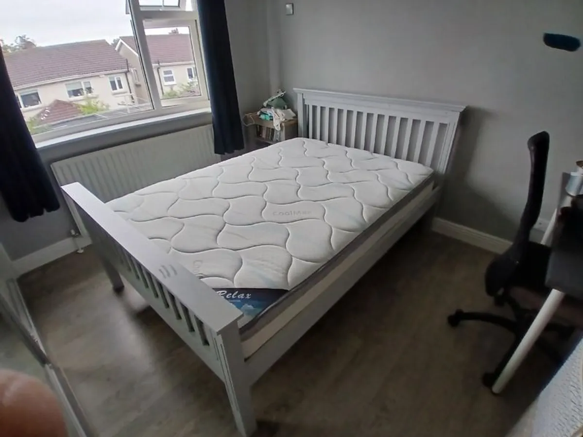 Bed - Image 1