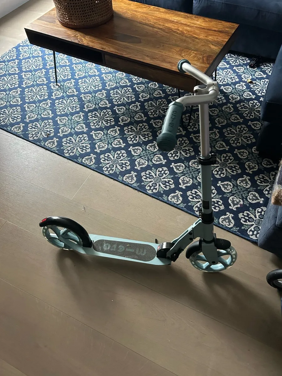 Foldable Micro Scooter LED wheels - Image 1