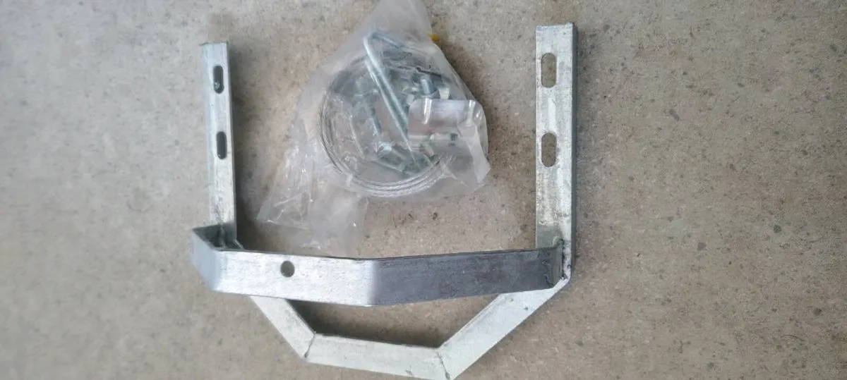 Chimney mounting kit - Image 2