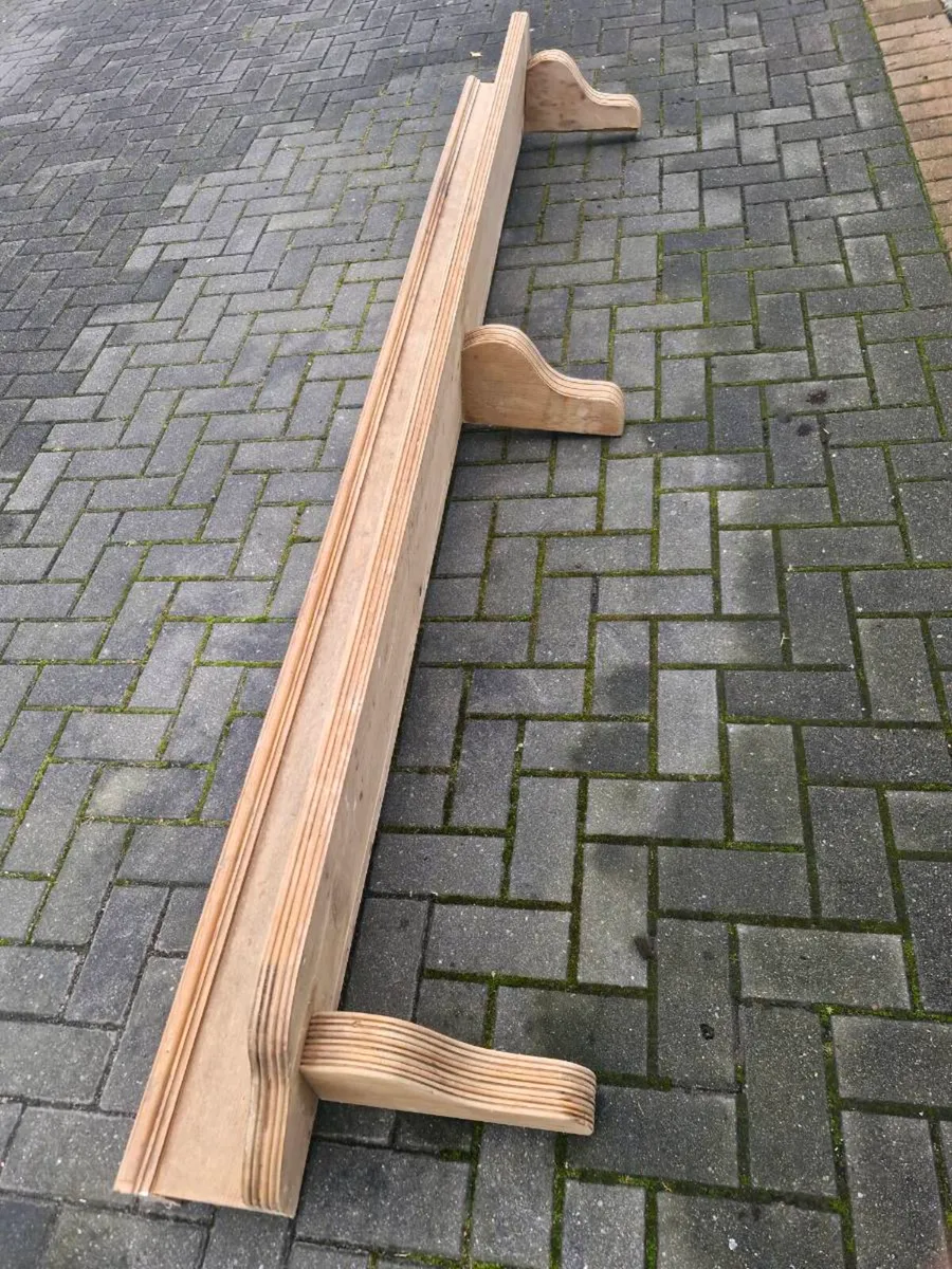 Solid reclaimed pine - Image 1