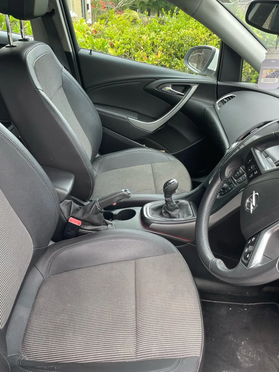 Opel Astra 2014 1.4d - Image 4