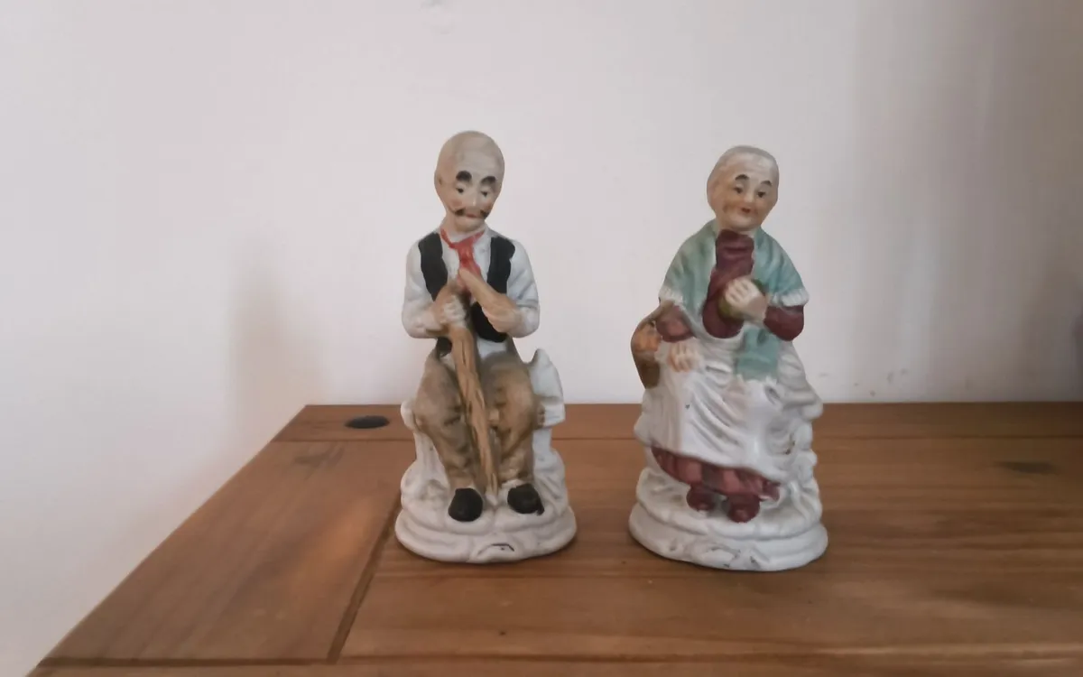 2 lovely orimense of an old couple - Image 1