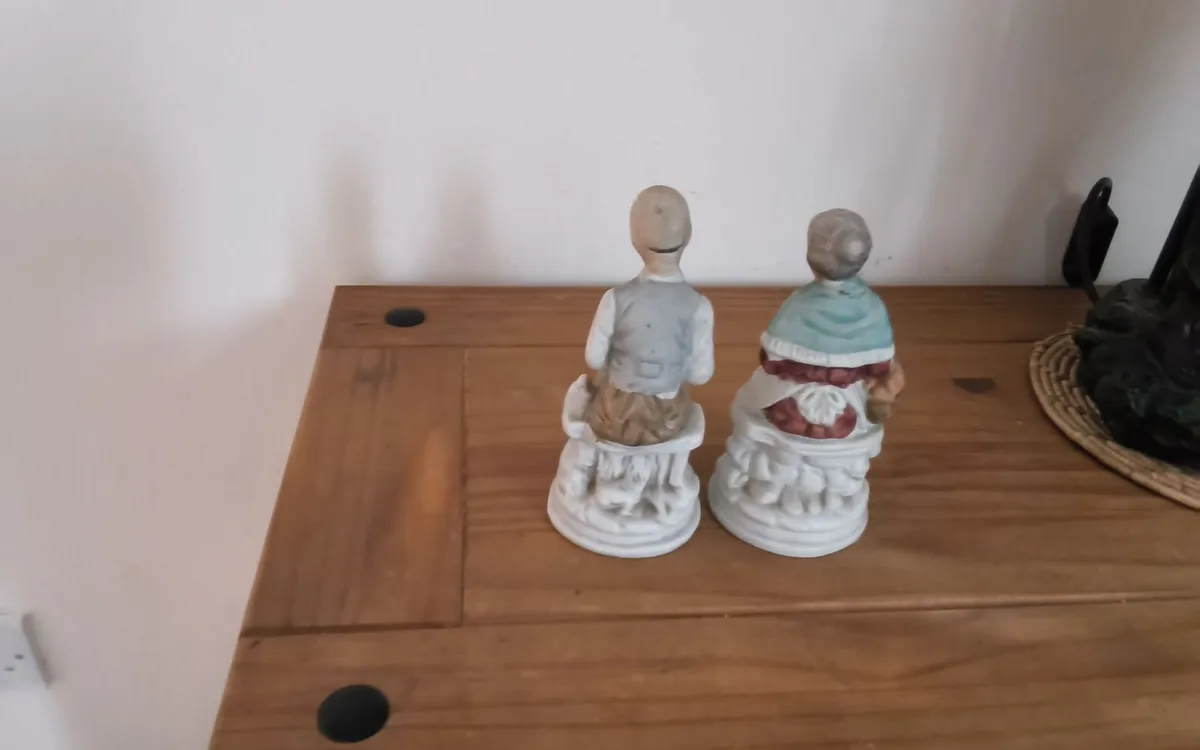 2 lovely orimense of an old couple - Image 2
