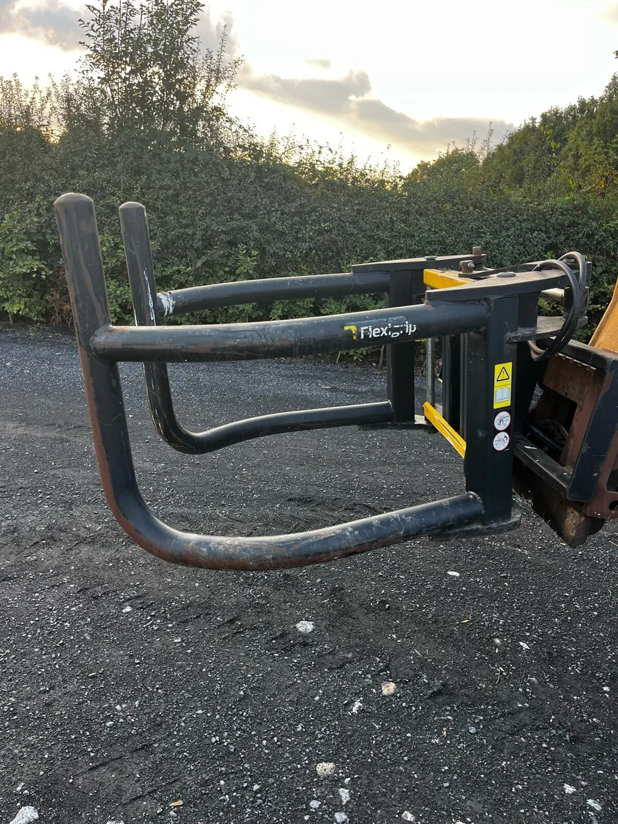 Bale handler - Image 1