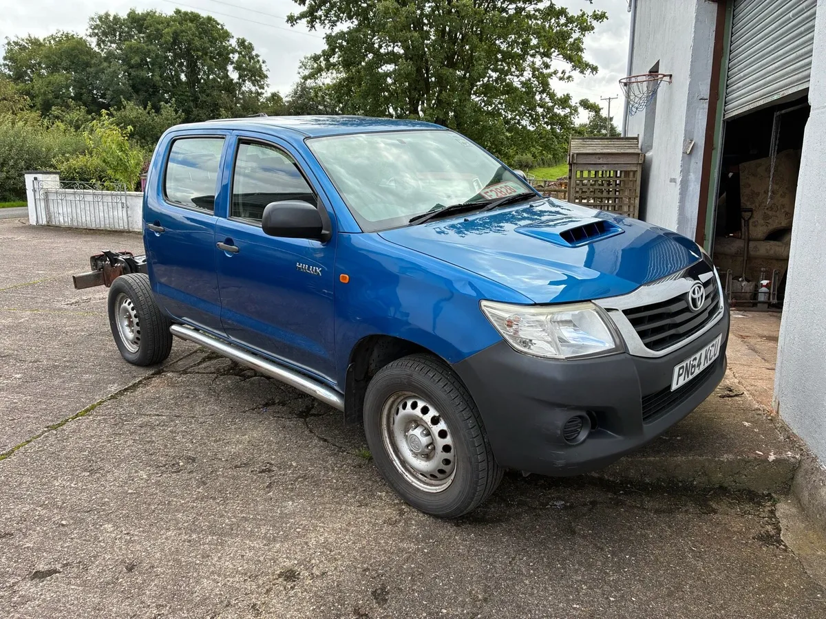 2014 Toyota Hilux - Image 4