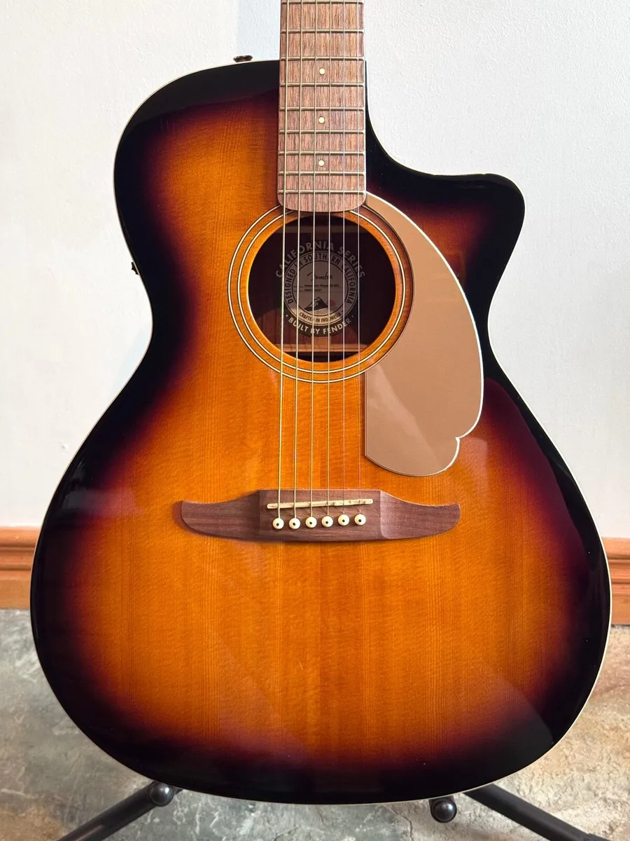 Fender Newporter Player Electro-Acoustic guitar - Image 3
