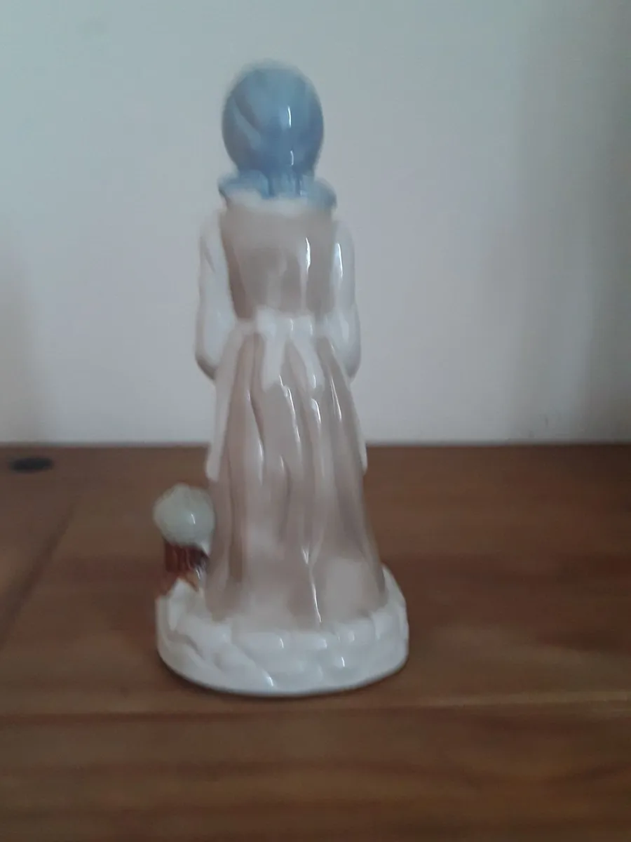 Porcelain figure perfect condition - Image 2