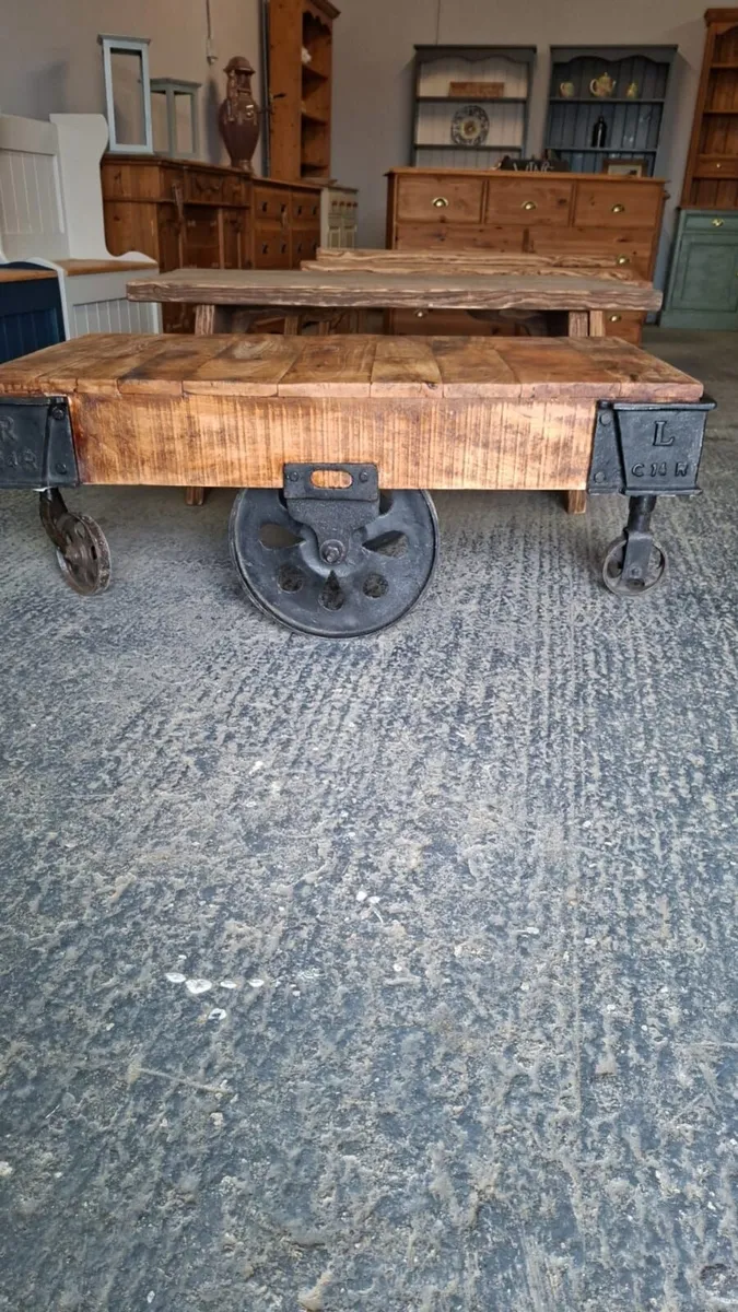 Victorian style oak railway trolley coffee table - Image 3