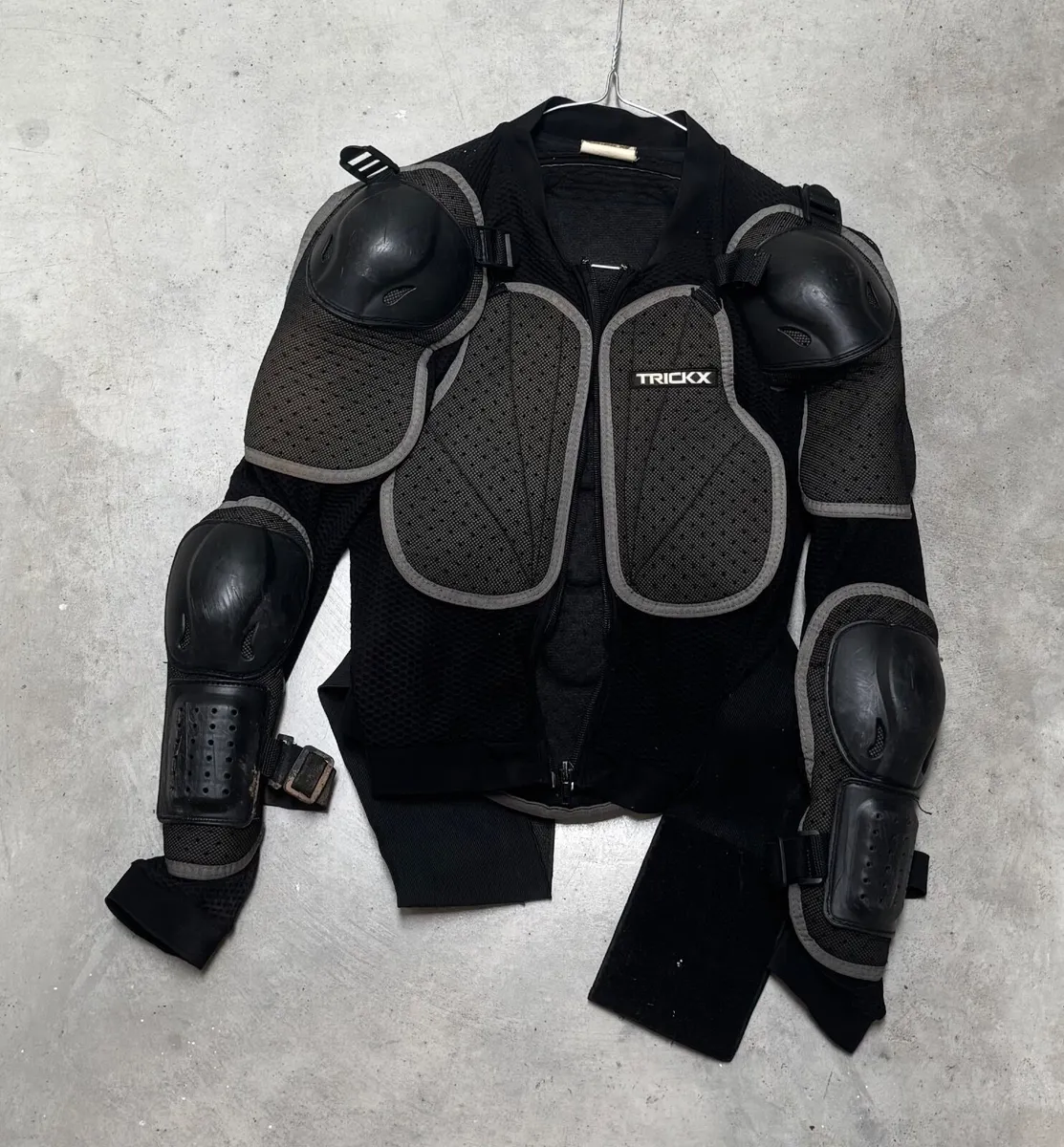 Trickx Body Armour – Size Large (Kids/Youth MTB) - Image 1