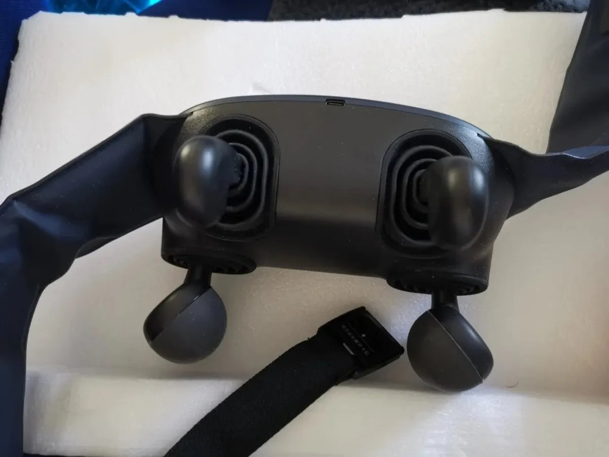 Philips Neck and Shoulder Massager - Heated - Image 2