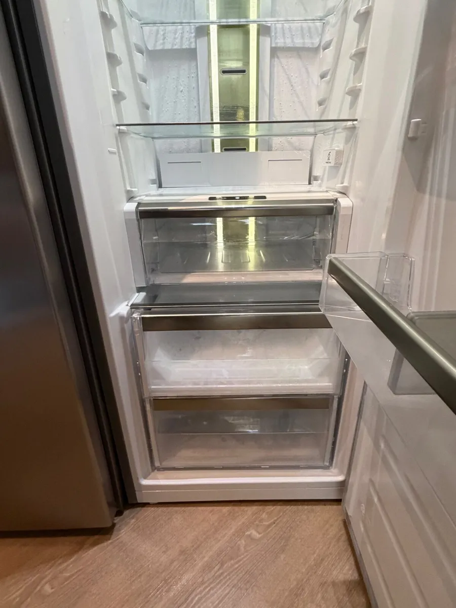 Fridge - Image 4