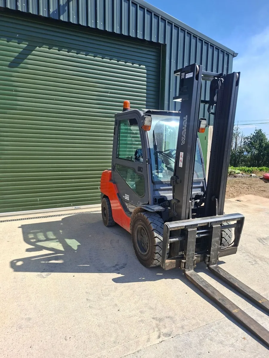 Toyota fork lift - Image 2