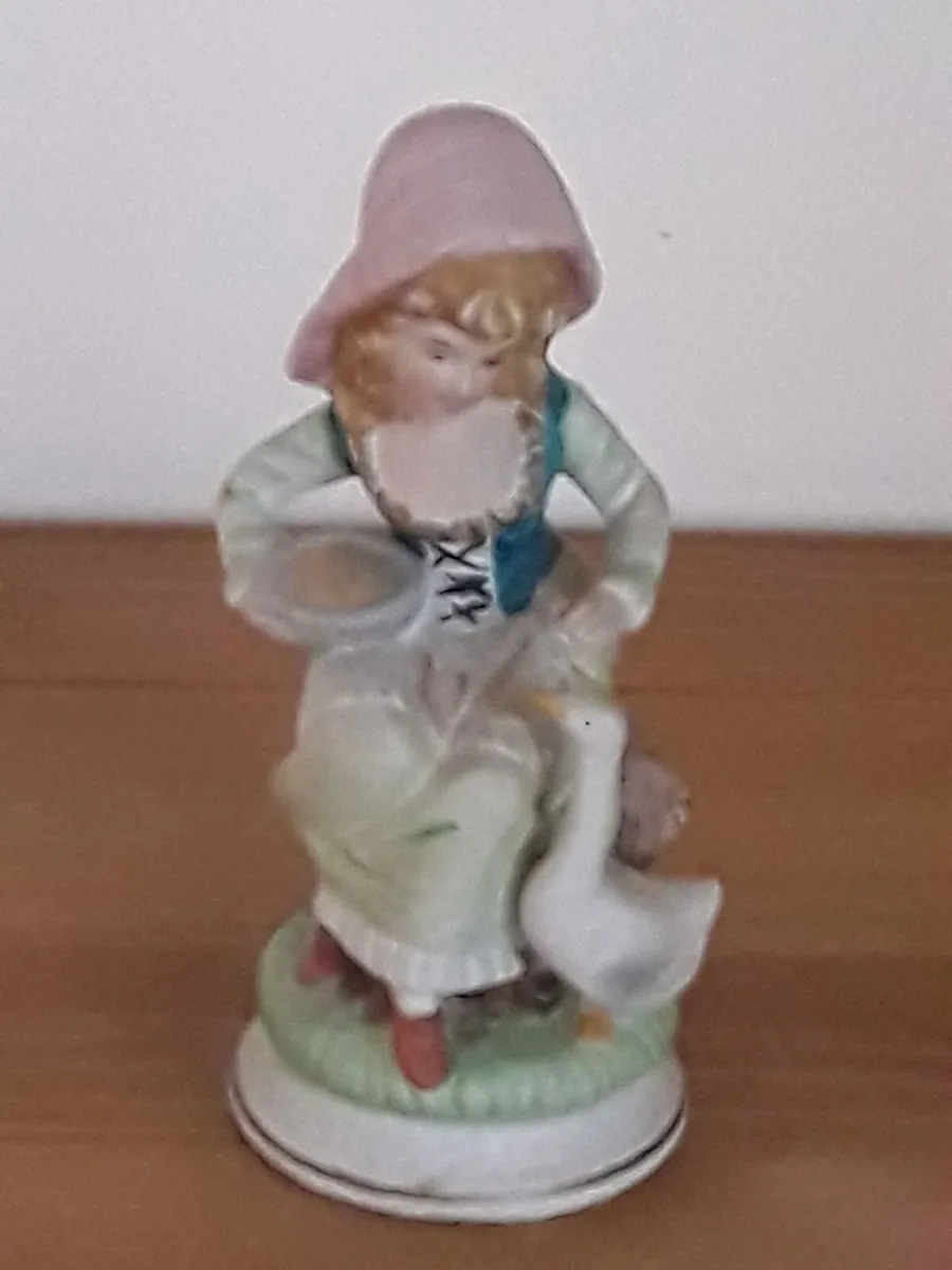 Vintage ceramic ornament perfect condition - Image 1
