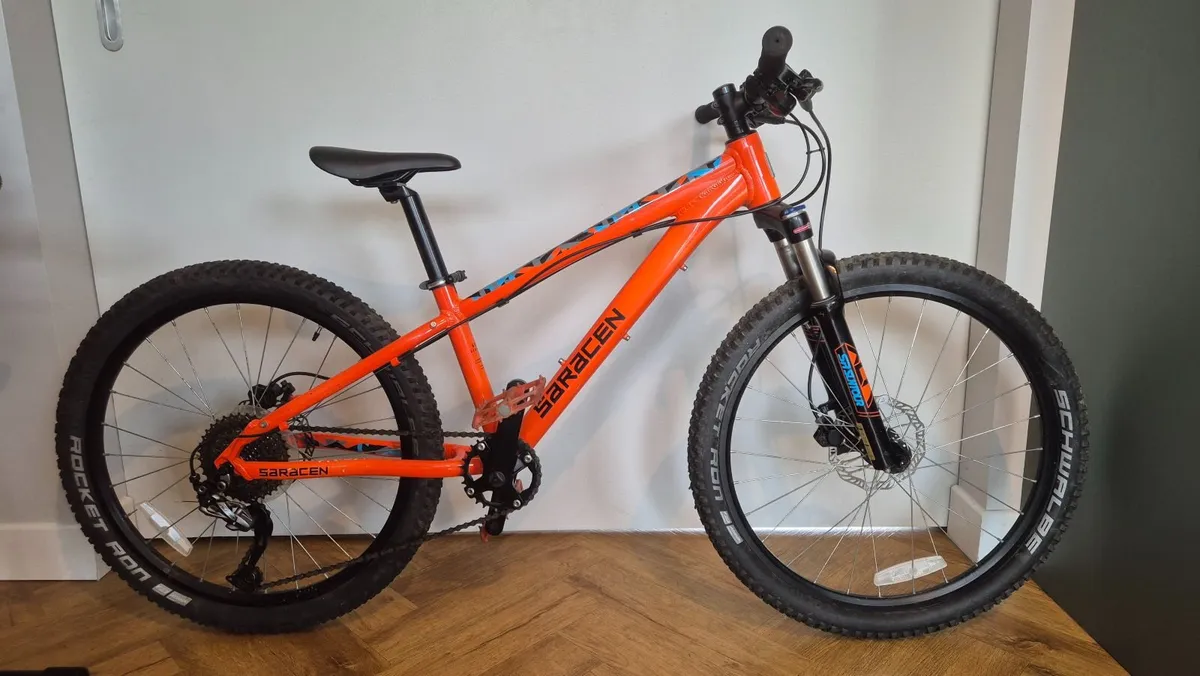 Saracen Mantra 2.4, 24 inch, mountain bike - Image 1