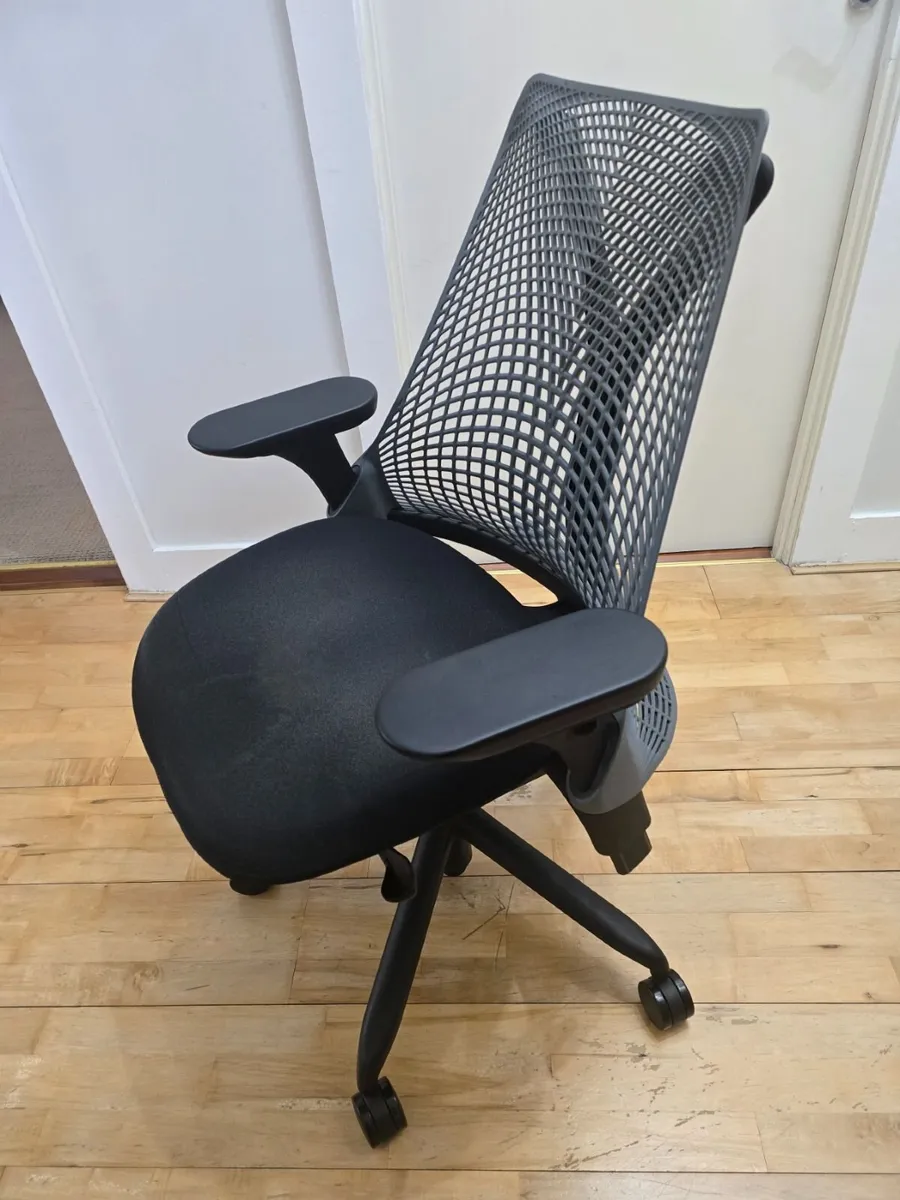 Herman Miller Mirra 2 Butterfly Chair - Image 4