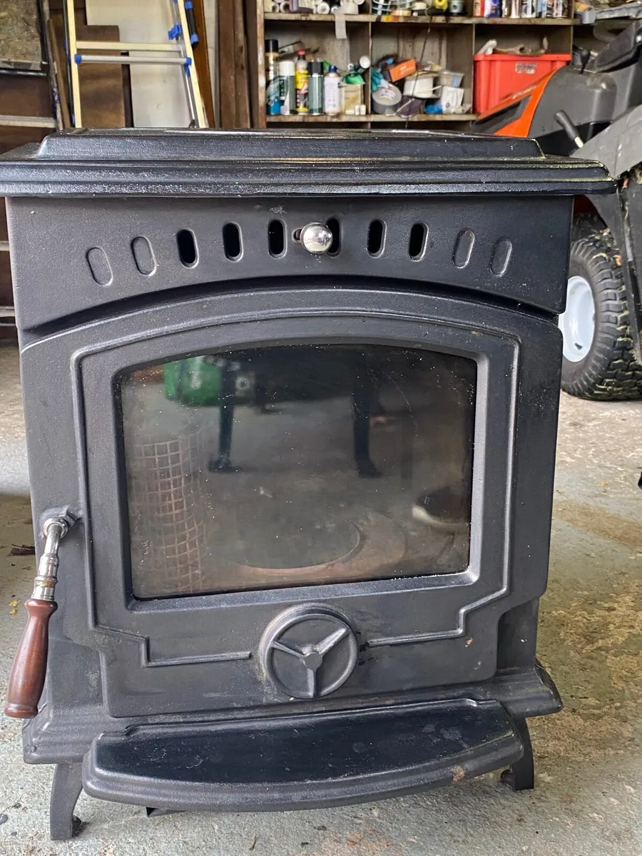 Stanley Tara Oil Stove - Image 1