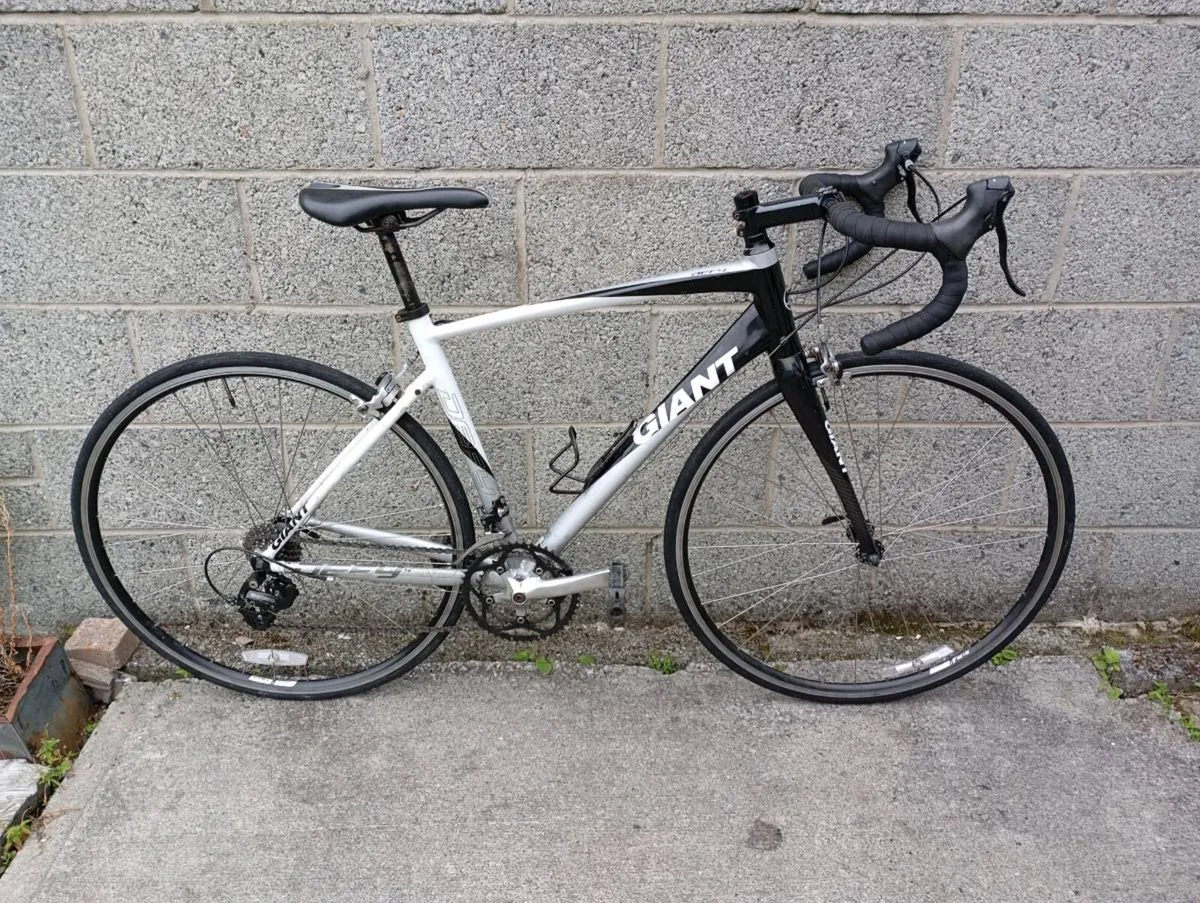 GIANT DEFY 4 - Image 1