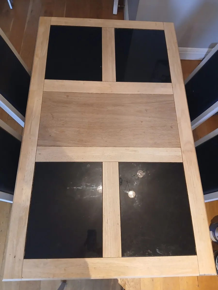 Dining table and chairs - Image 1