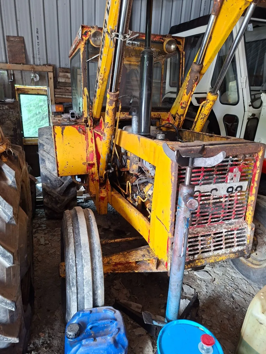 International 434 Tractor - Image 2