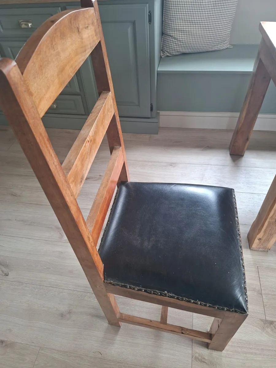 Solid oak kitchen table and 6 chairs - Image 2