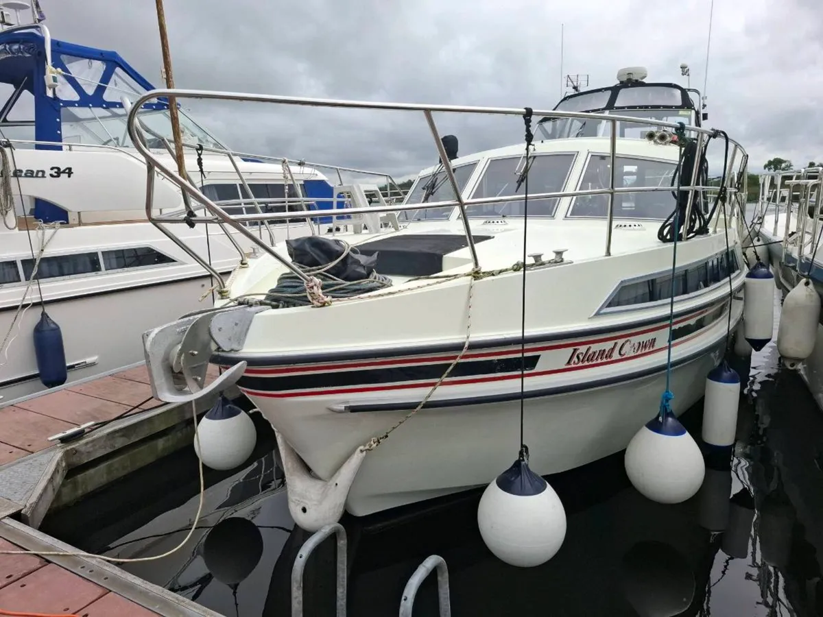 Broom crown 37 - Image 1