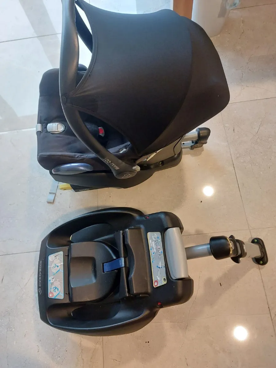 Baby Car seat and 2 isofix bases - Image 4