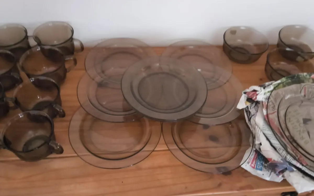 29 piece smoke glass crockery set perfect conditio - Image 4