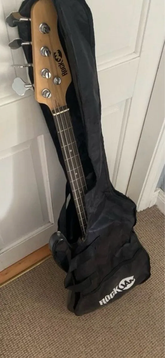 Bass guitar - Image 3
