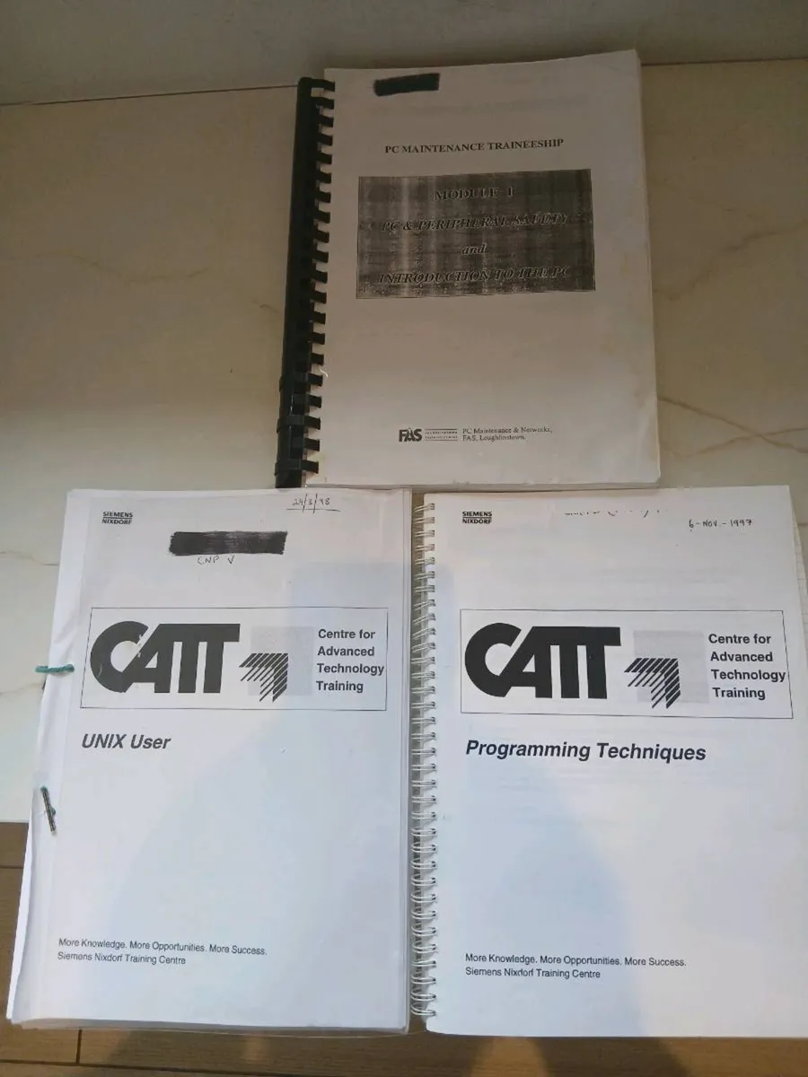 Vintage 90s Retro Computing Lot - Image 2