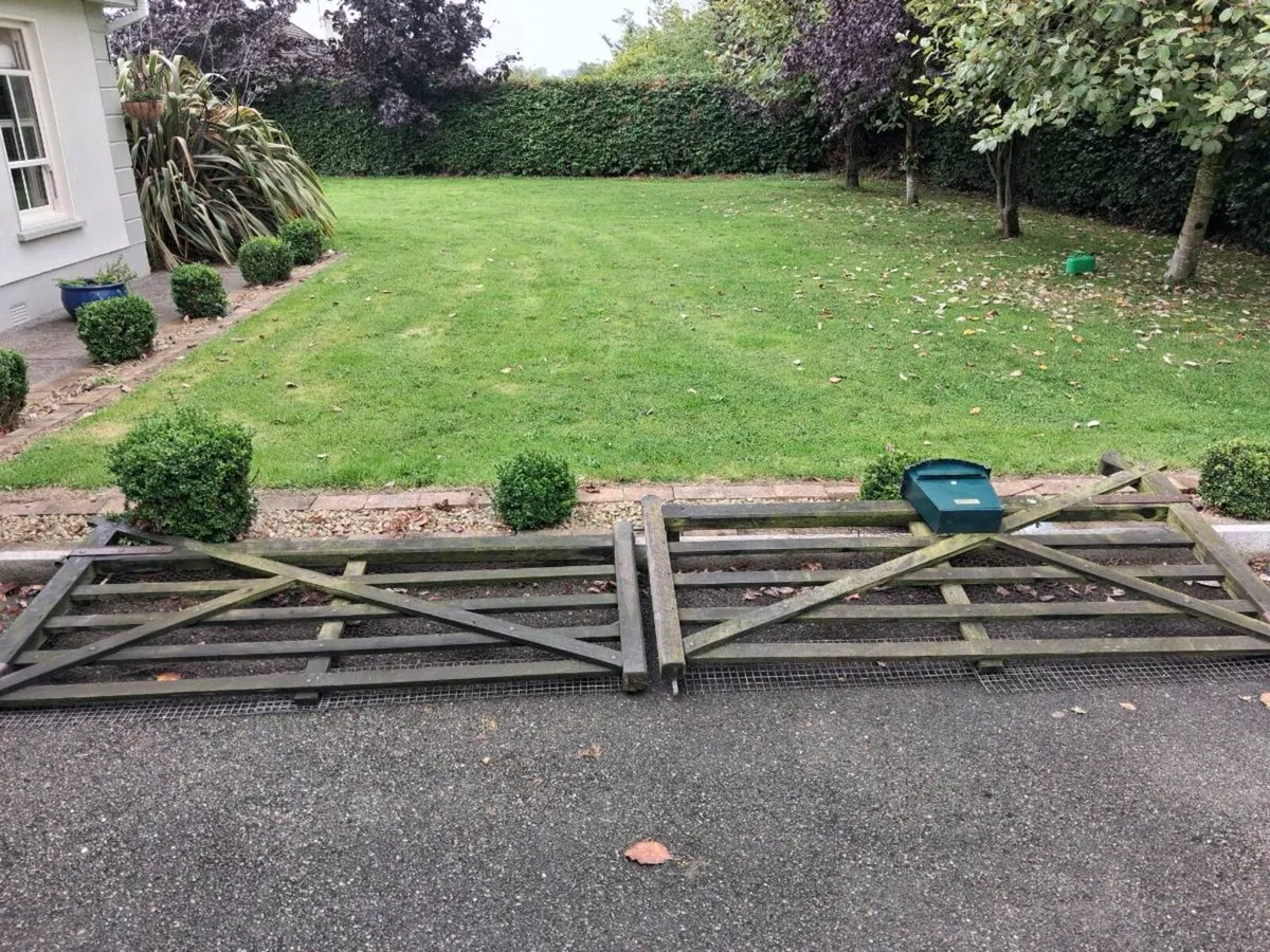 Wooden gates - Image 1