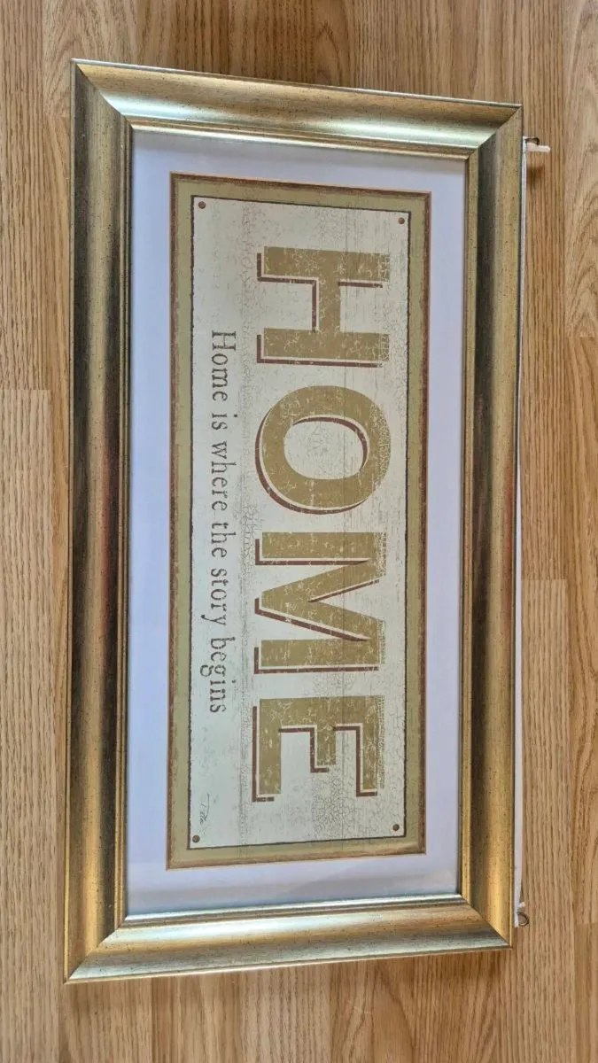 FREE Wall Decoration - Image 1