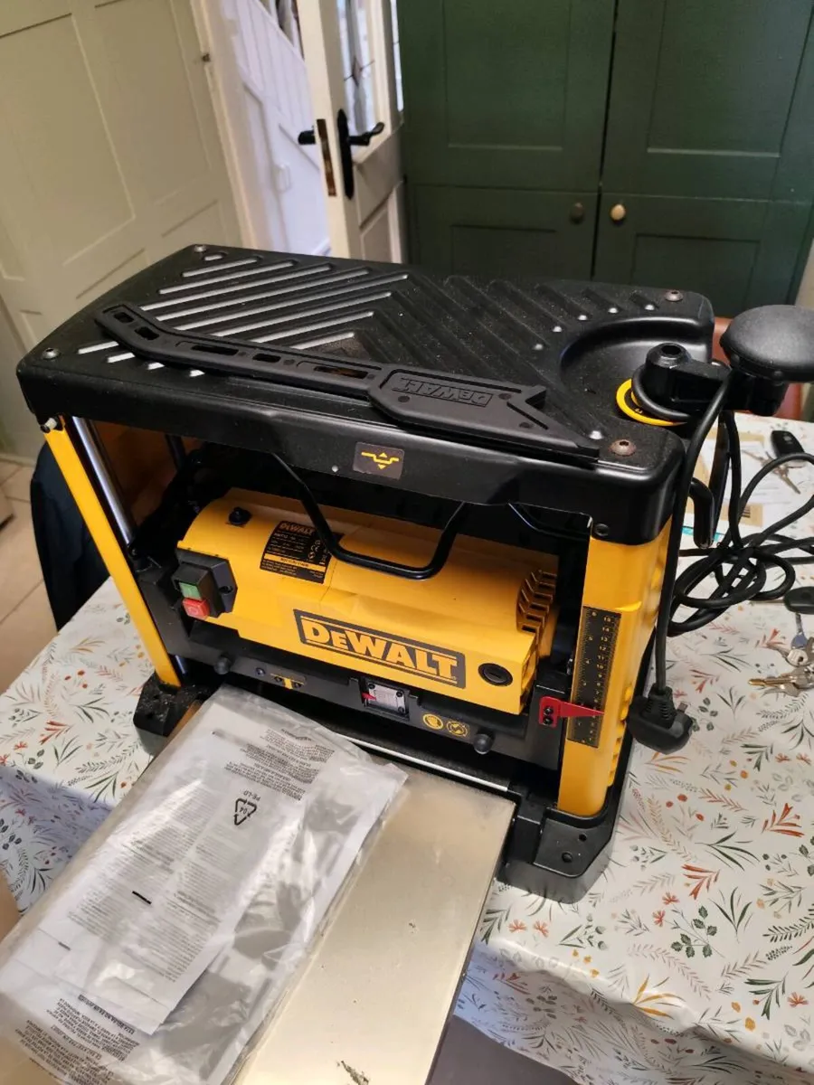 DeWalt planer thicknesser - Image 2
