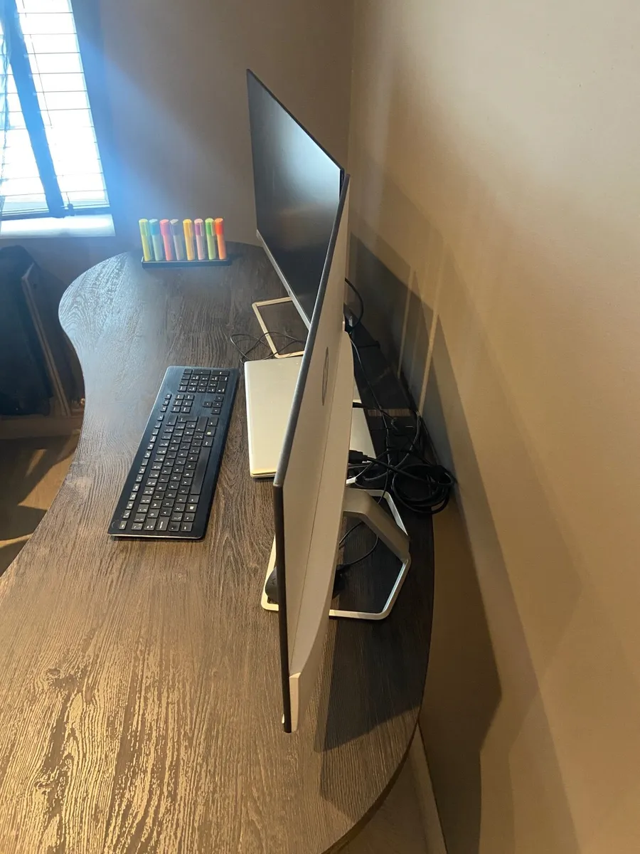 Computer Monitors - Image 2