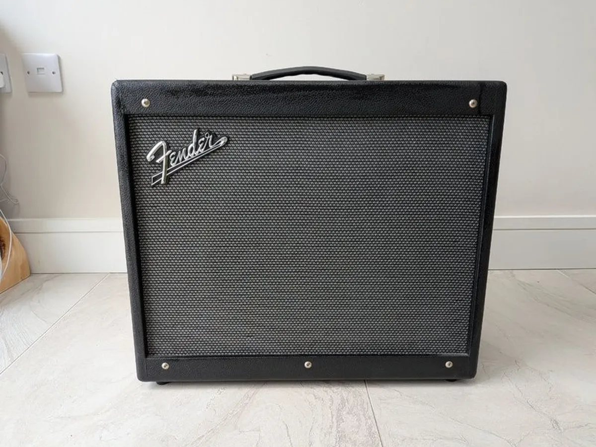 Fender Mustang GTX100 plus GTX-7 foot switch - Image 1