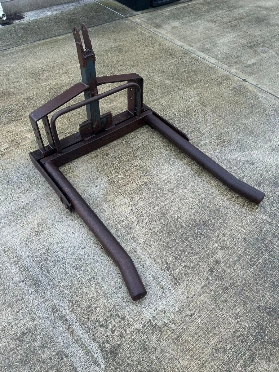 Bale Lifters & Bale Spike - Image 4