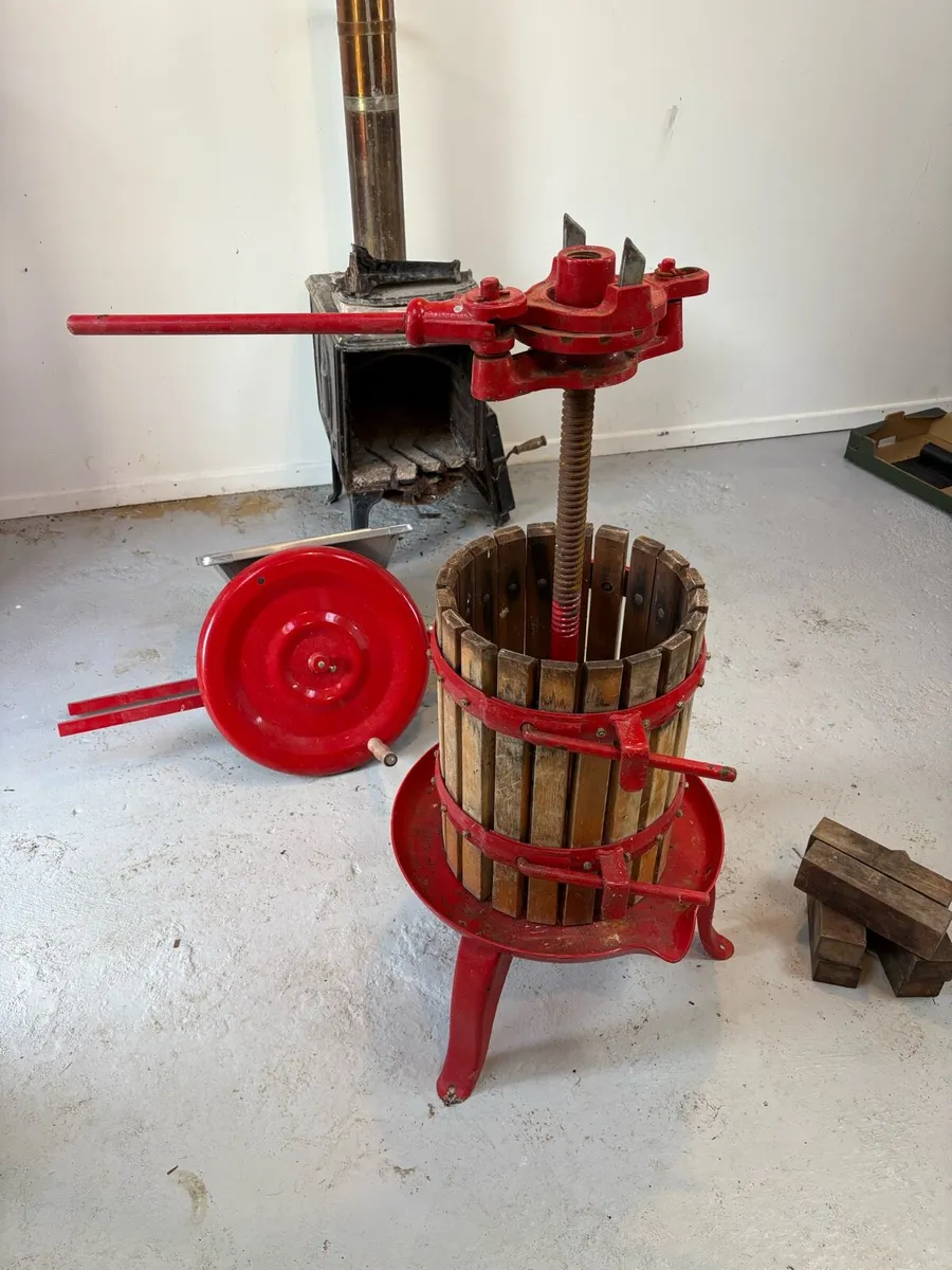 Apple press & crusher - Image 1
