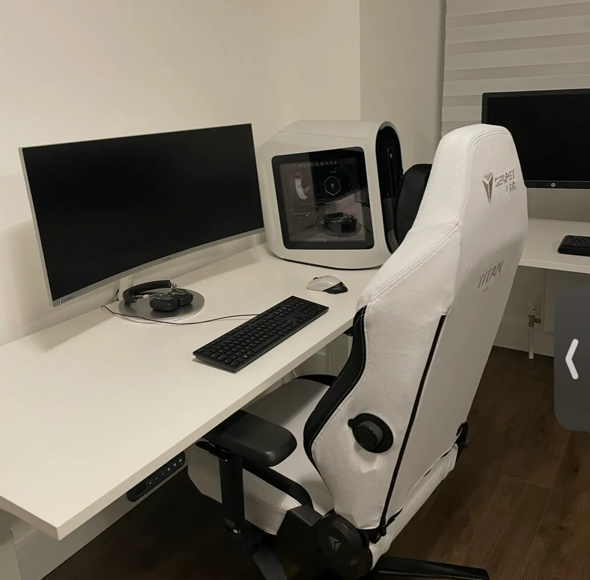Samsung Curved Monitor - Image 1